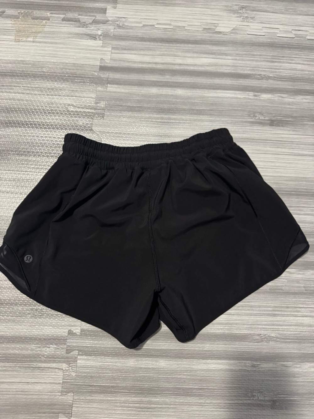 Lululemon Hotty Hot Low Rise 4” Women's Shorts - Picture 2 of 3